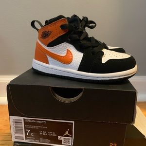 Jordan 1 Mid